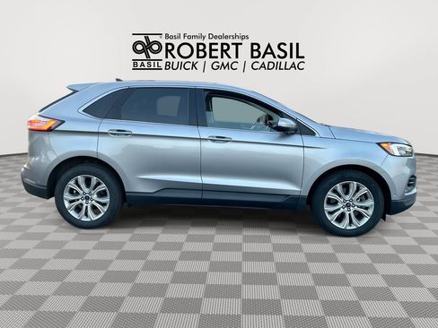 Used 2020 Ford Edge Titanium w/ Equipment Group 301A AWD/4WD image 9
