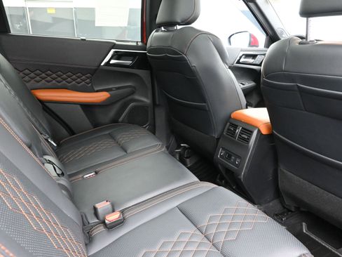 Used 2024 Mitsubishi Outlander SEL image 24