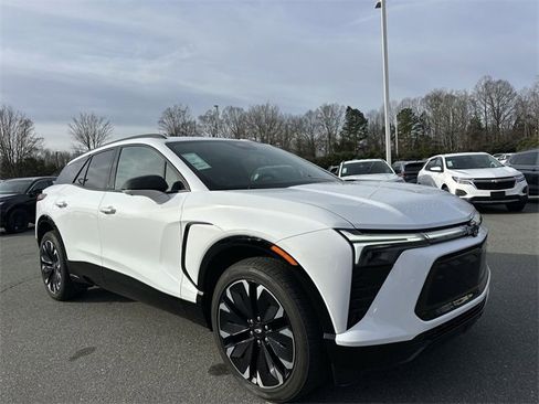 Used 2024 Chevrolet Blazer EV RS image 7