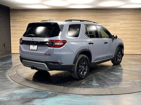 Used 2025 Honda Pilot TrailSport image 27