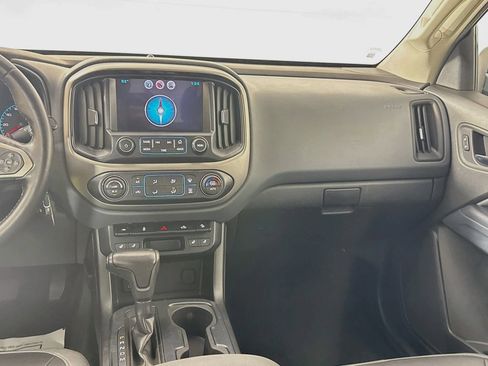 Used 2015 Chevrolet Colorado Z71 AWD/4WD image 30