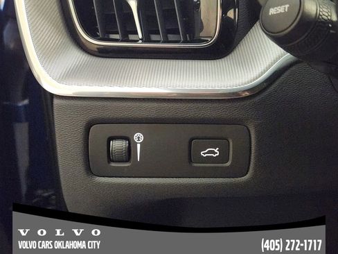 Used 2020 Volvo XC60 T5 R-Design image 21