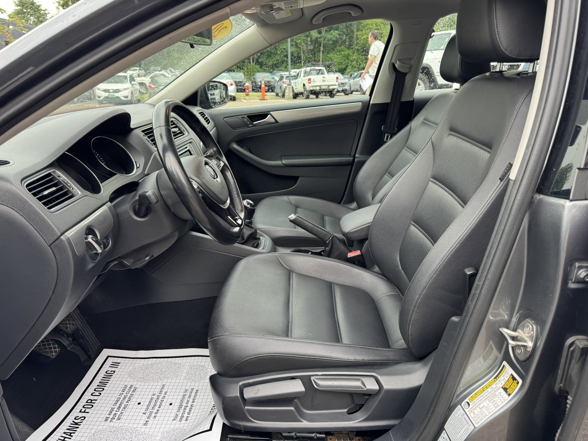 Used 2017 Volkswagen Jetta SE FWD image 9