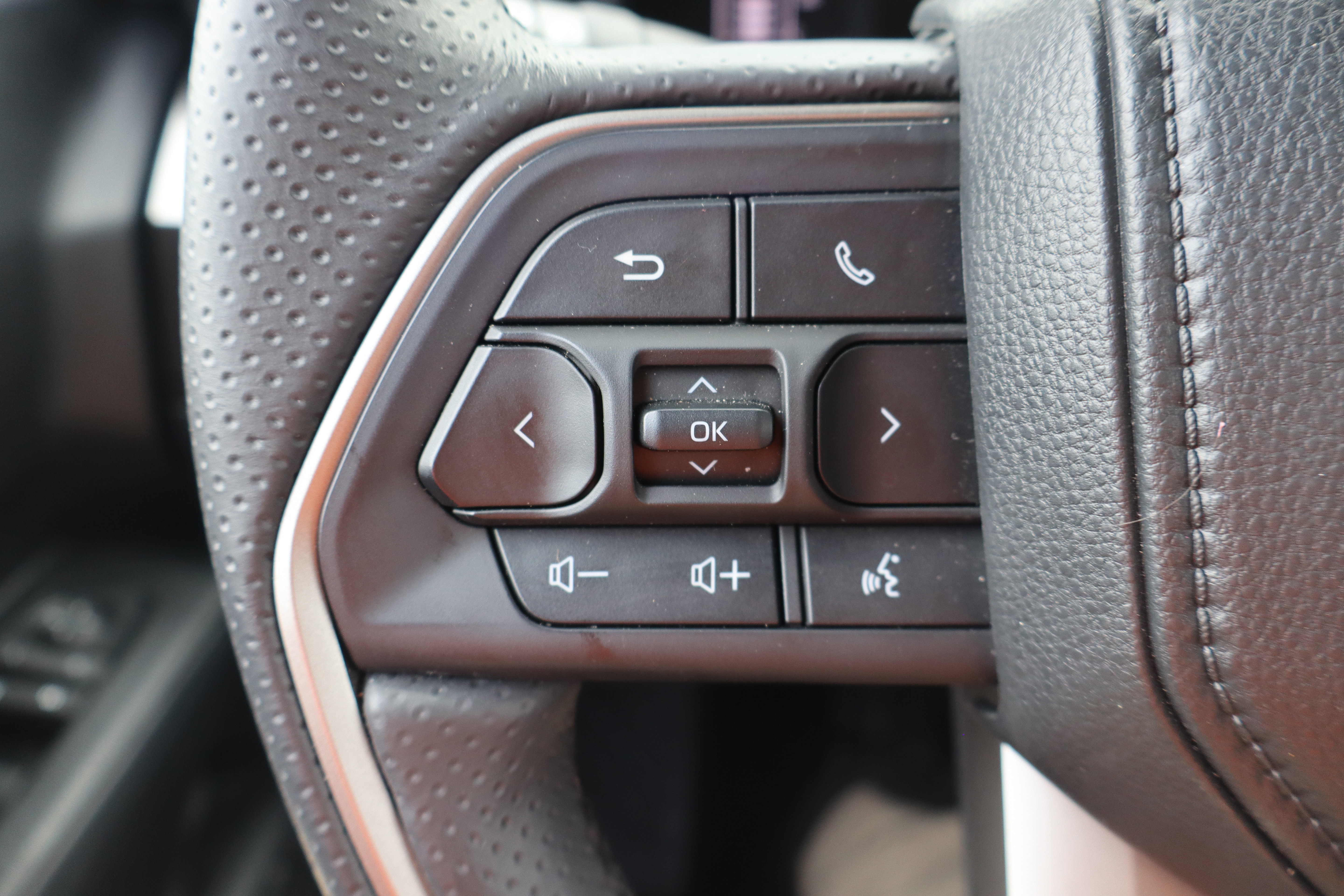 Used 2026 Toyota 4Runner SR5 AWD/4WD image 17