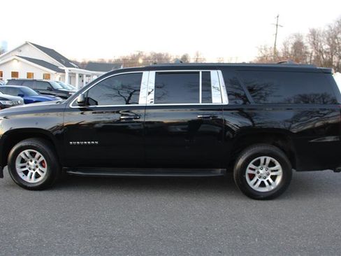 Used 2015 Chevrolet Suburban LT image 5