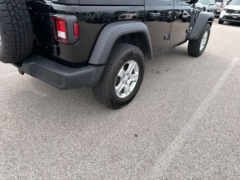 Used 2020 Jeep Wrangler Unlimited Sport S AWD/4WD image 2