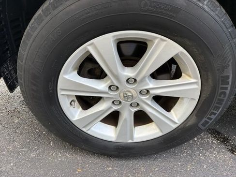 Used 2012 Toyota Highlander 4WD w/ Tow Pkg image 21