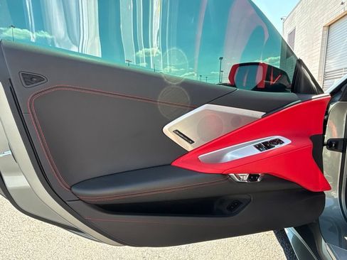 Used 2022 Chevrolet Corvette Stingray Preferred Cpe w/ Z51 Performance Package RWD image 8