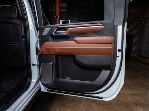 Used 2026 GMC Sierra 3500 Denali Ultimate image 39