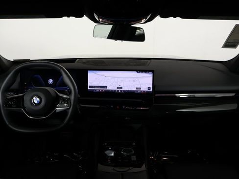 Used 2025 BMW 530i w/ Premium Package image 8