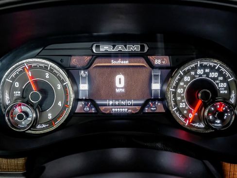 Used 2022 RAM 3500 Limited AWD/4WD image 19