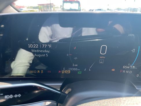 Used 2024 Cadillac Lyriq Tech AWD/4WD image 21