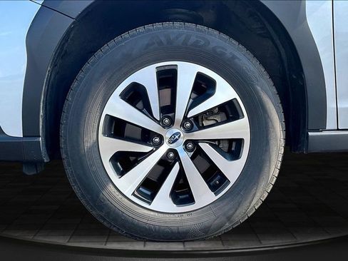 Used 2024 Subaru Outback Premium AWD/4WD image 29