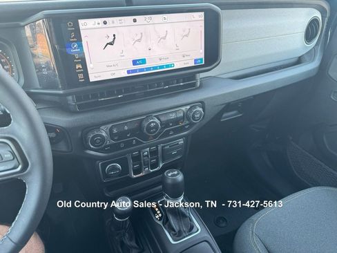 Used 2025 Jeep Wrangler Sport image 42