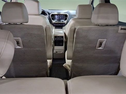 Used 2022 GMC Acadia Denali w/ Denali Technology Package image 23