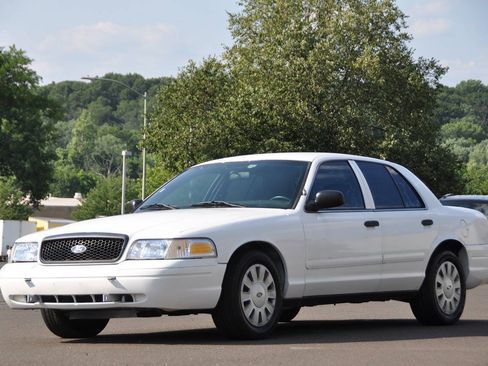 Used 2006 Ford Crown Victoria Police Interceptor RWD image 1