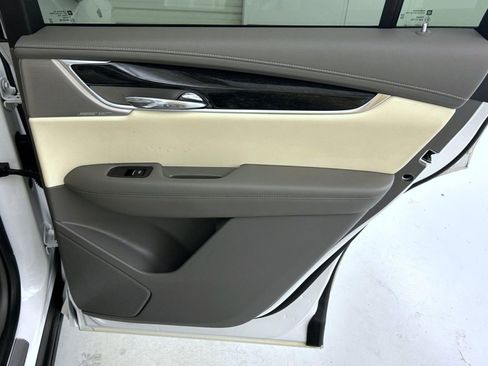 Used 2021 Cadillac XT6 Premium Luxury image 26