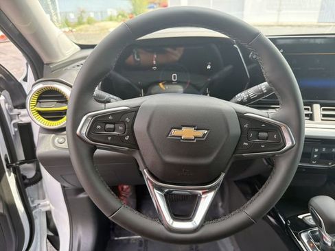 New 2026 Chevrolet Trax LT w/ Driver Confidence Package FWD image 28