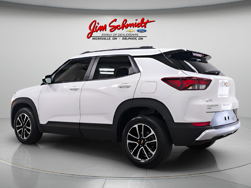 Used 2025 Chevrolet TrailBlazer LT AWD/4WD image 4
