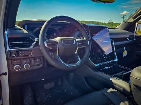 New 2026 GMC Yukon XL Denali w/ Denali Reserve Package AWD/4WD image 16