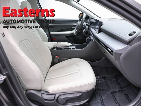 Used 2024 Hyundai Sonata SEL w/ Convenience Package FWD image 25