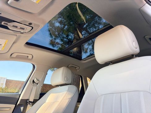 Used 2019 Audi e-tron Premium Plus image 26