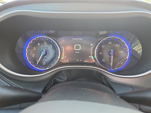 New 2027 Chrysler Pacifica Select FWD image 4