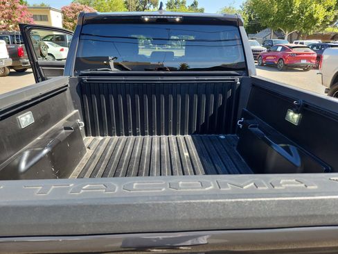 Used 2024 Toyota Tacoma TRD Sport AWD/4WD image 20
