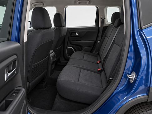 Used 2018 Jeep Renegade Latitude w/ Cold Weather Group AWD/4WD image 10