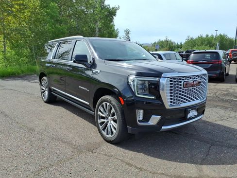 Used 2021 GMC Yukon XL Denali w/ Denali Premium Package AWD/4WD image 7
