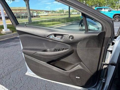 Used 2017 Chevrolet Cruze LT w/ Sun And Sound Package FWD image 13