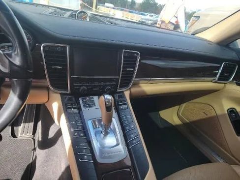 Used 2016 Porsche Panamera image 13