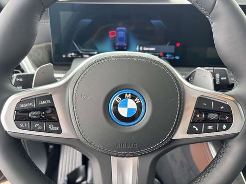 New 2026 BMW X5 xDrive50e w/ Executive Package AWD/4WD image 11