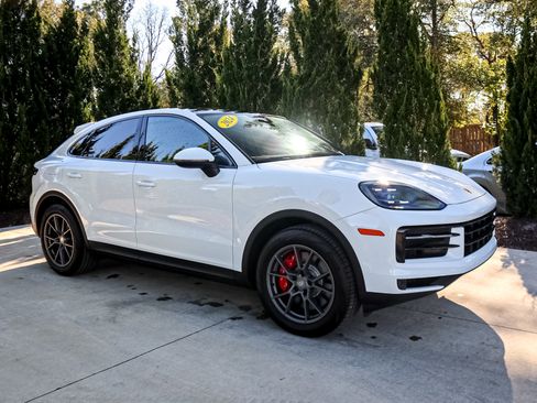 Used 2024 Porsche Cayenne S image 11