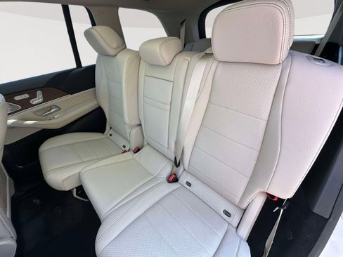 Used 2023 Mercedes-Benz GLS 450 4MATIC image 33