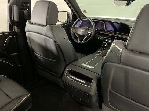 Certified 2024 Cadillac Escalade ESV Premium Luxury image 32