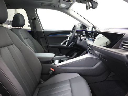 Used 2025 Audi Q5 Premium w/ Convenience Package AWD/4WD image 21