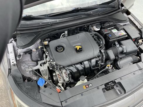 Used 2020 Hyundai Elantra SEL w/ Cargo Package (C1) FWD image 8