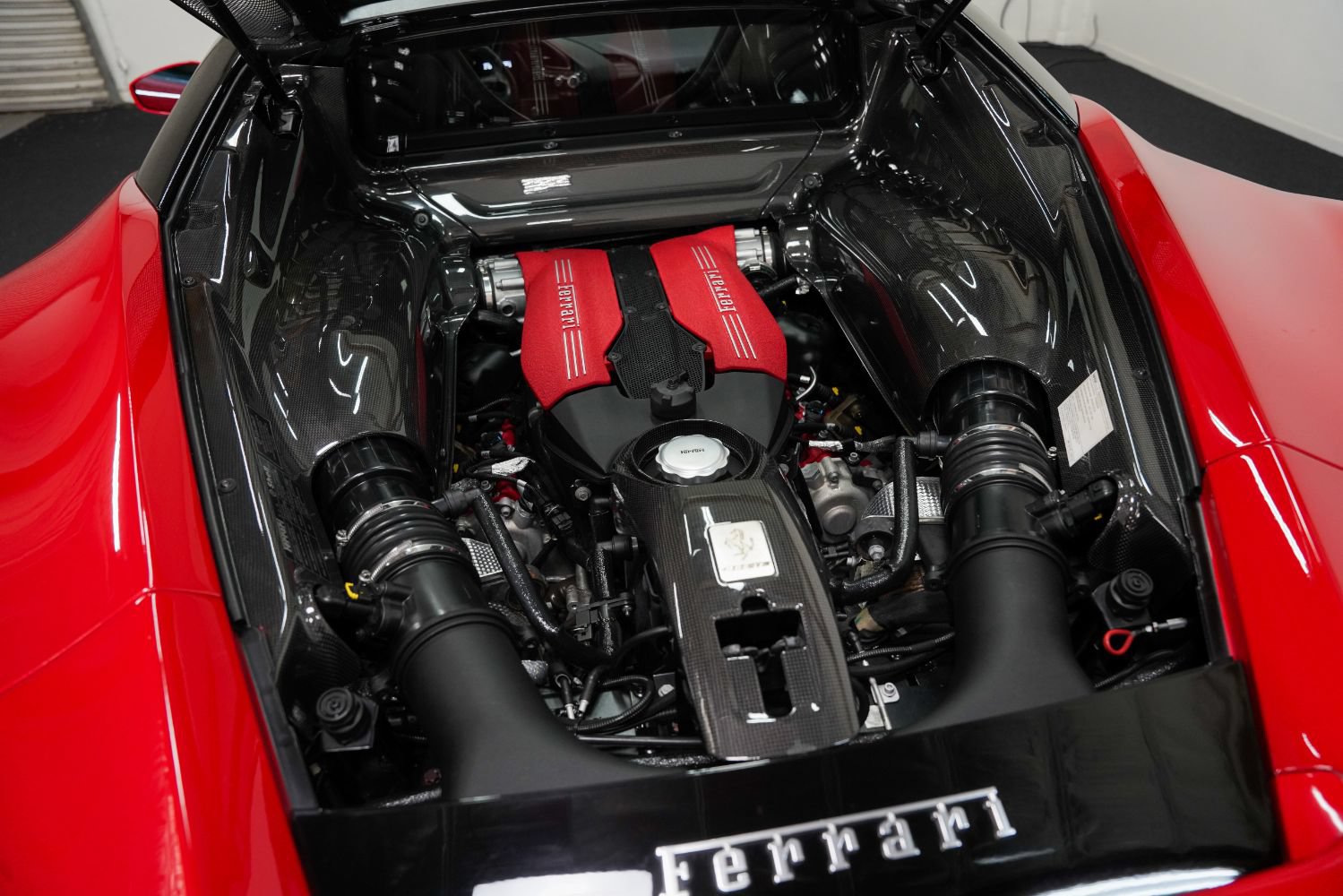 Used 2016 Ferrari 488 GTB RWD image 46