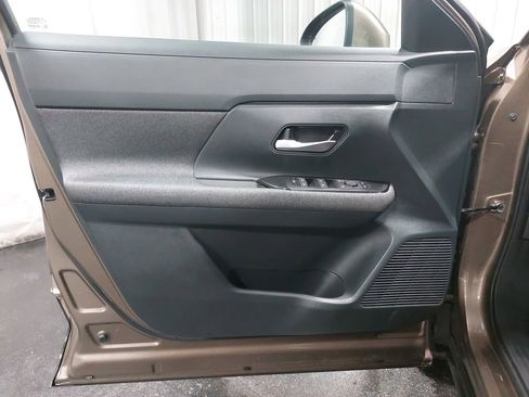 Certified 2025 Nissan Kicks SV image 45