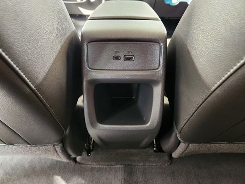 Certified 2025 Chevrolet Trax LT image 33