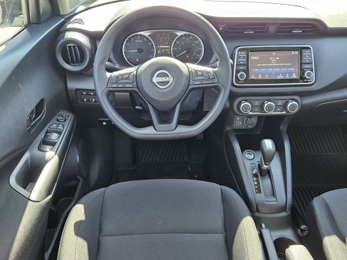 New 2025 Nissan Kicks Play S image 5