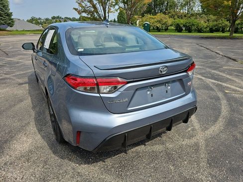 Used 2024 Toyota Corolla SE FWD image 3