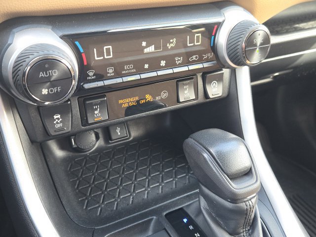 Used 2022 Toyota RAV4 XLE w/ Convenience Package AWD/4WD image 16