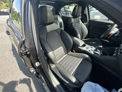New 2025 Alfa Romeo Giulia AWD w/ Driving Assist Package image 15