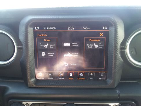 Used 2020 Jeep Gladiator Overland image 25