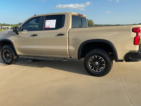 Used 2022 Chevrolet Silverado 1500 ZR2 w/ Technology Package image 5