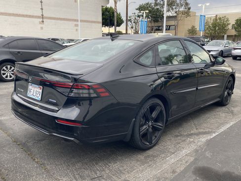 Used 2023 Honda Accord Sport image 3