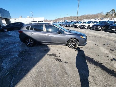 Used 2020 Subaru Impreza Premium image 3