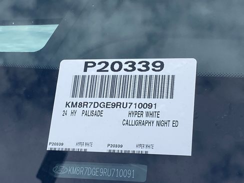 Used 2024 Hyundai Palisade Calligraphy image 32
